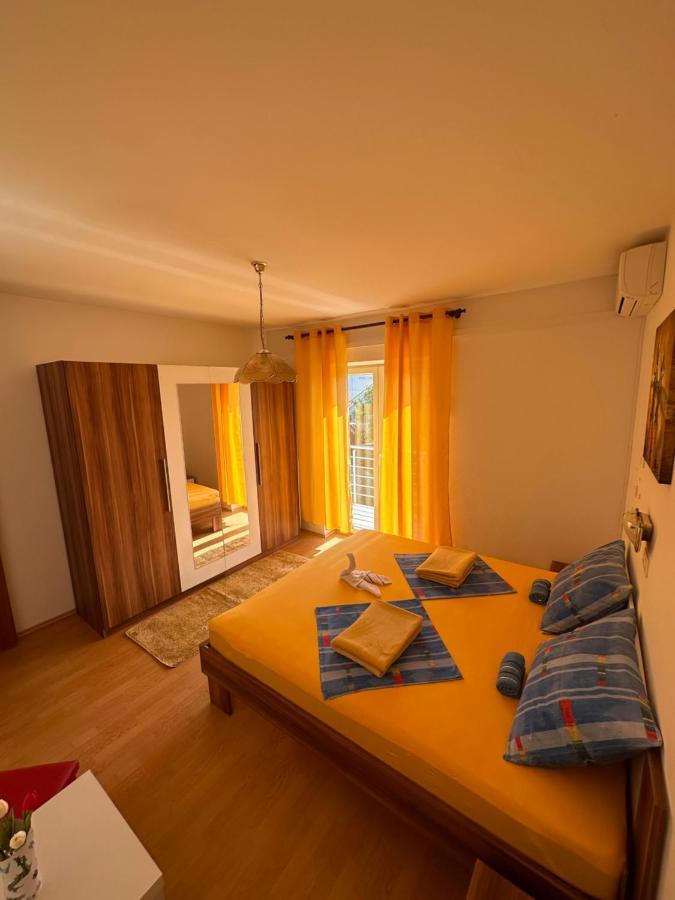 Apartmani Tariba Banjol Exterior photo
